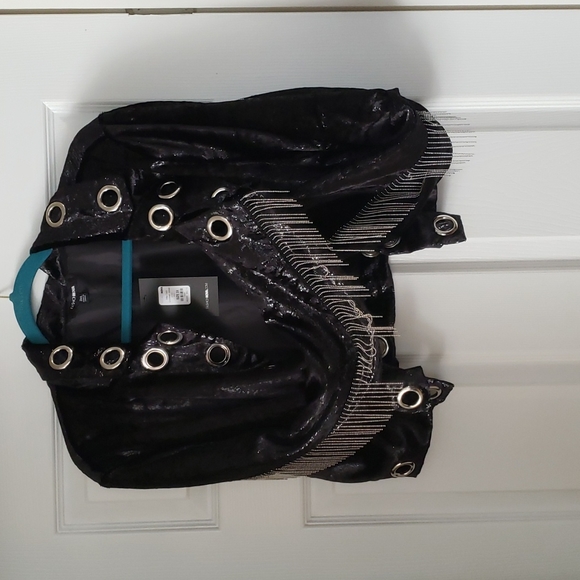 Lovely jacket, with great detailing. It has big grommets around the edges. - Picture 2 of 5